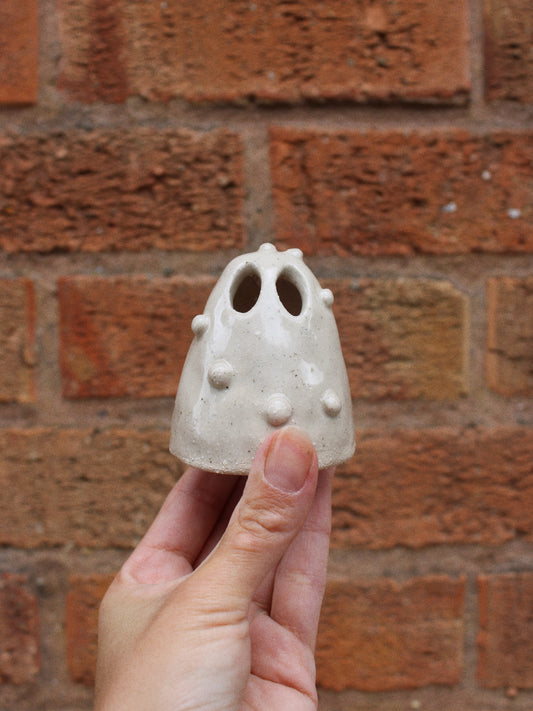 Knobbly Cream Ghosties