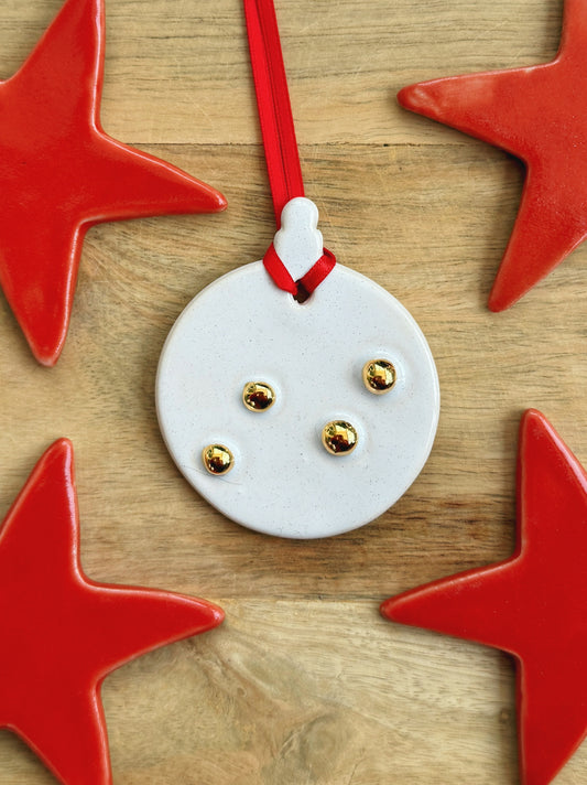 GOLD HANGING BAUBLES