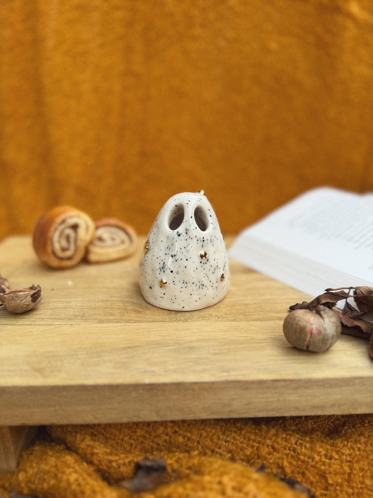 SPECKLED KNOBBLY GOLD GHOSTIE