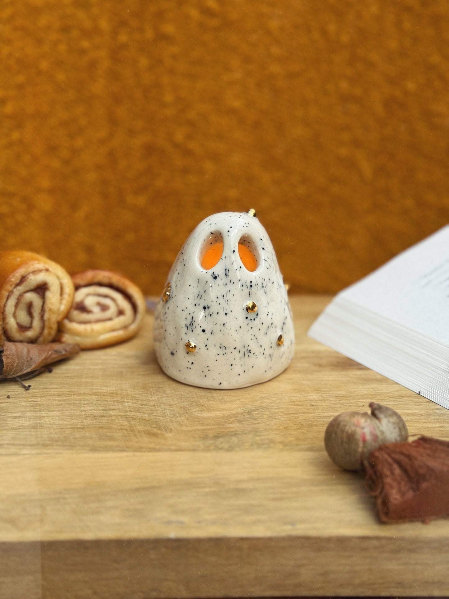 SPECKLED KNOBBLY GOLD GHOSTIE