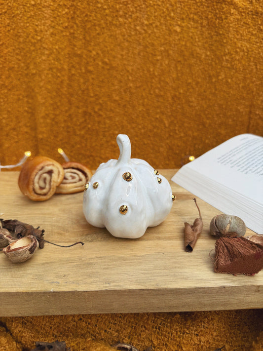 KNOBBLY GOLD PUMPKIN