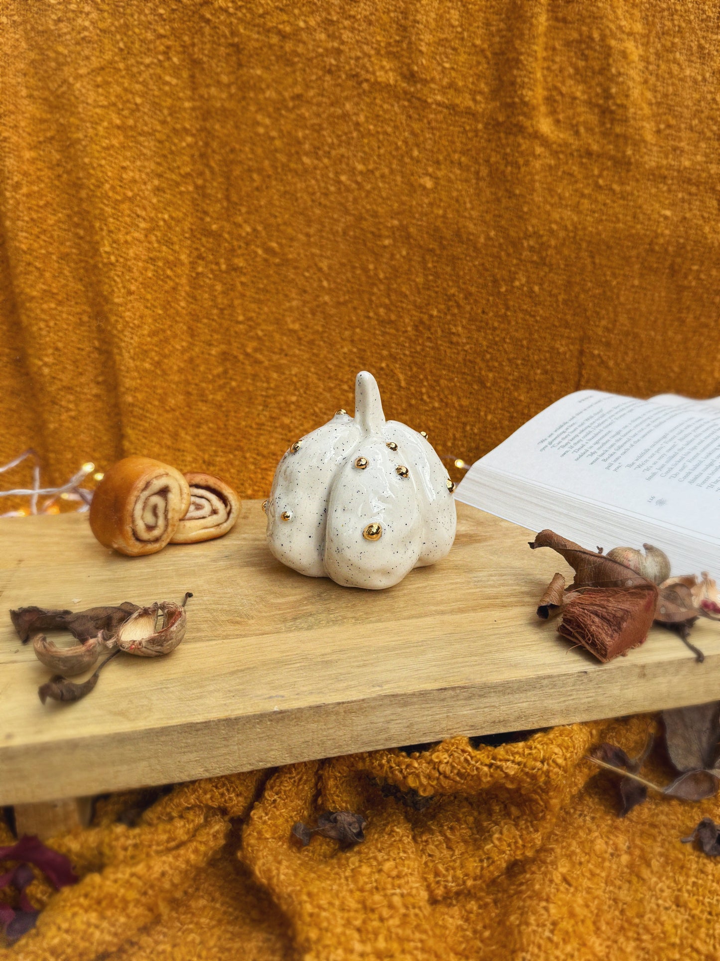 SPECKLED KNOBBLY GOLD PUMPKIN