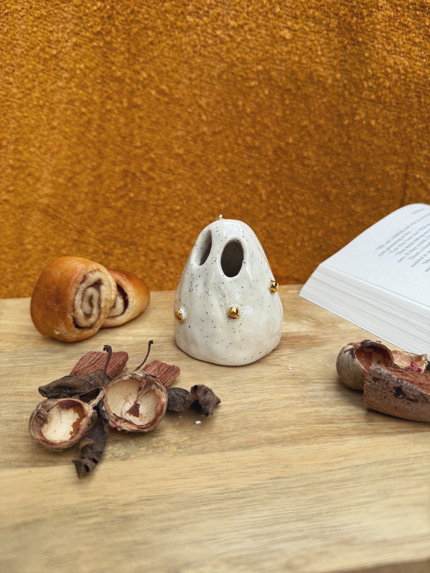 SPECKLED KNOBBLY GOLD GHOSTIE
