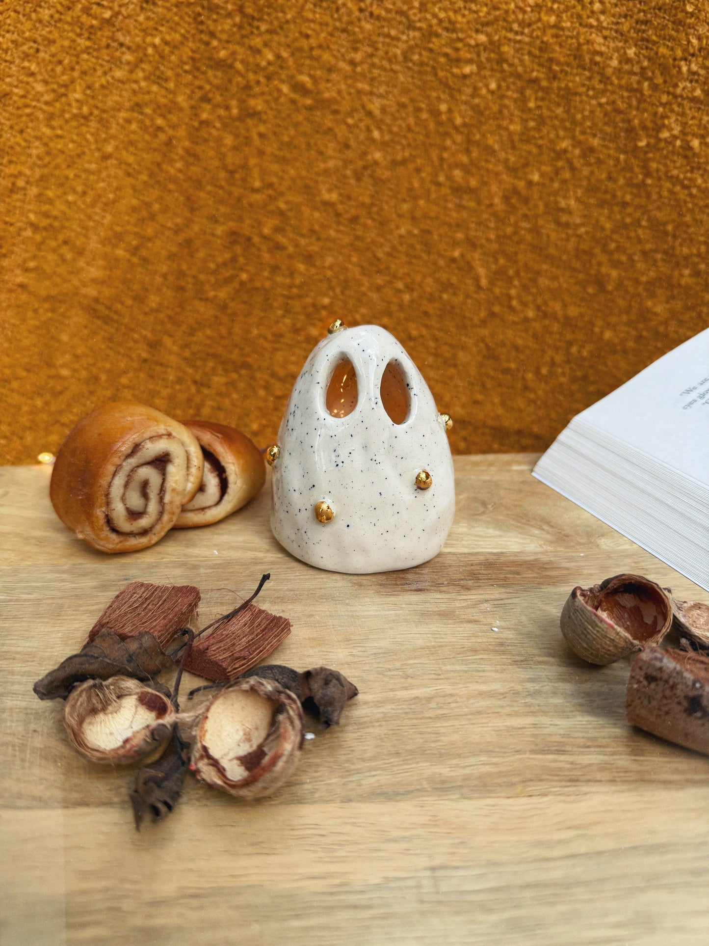 SPECKLED KNOBBLY GOLD GHOSTIE