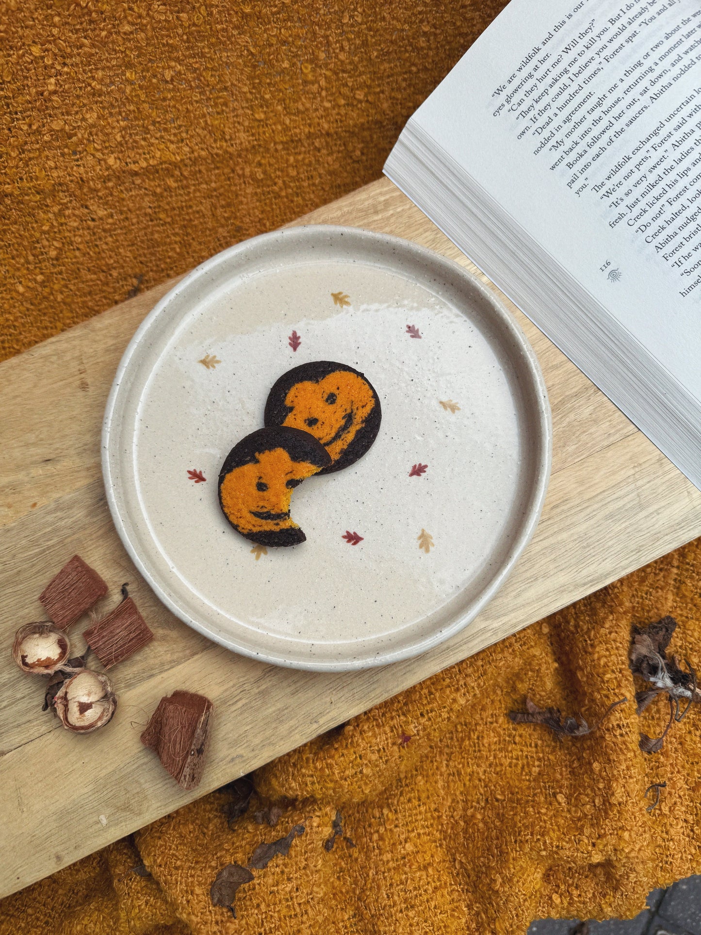 FALLING LEAF PLATES