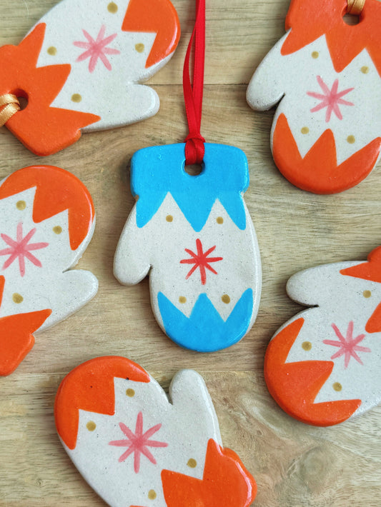 MITTEN DECORATIONS (4 colour options)
