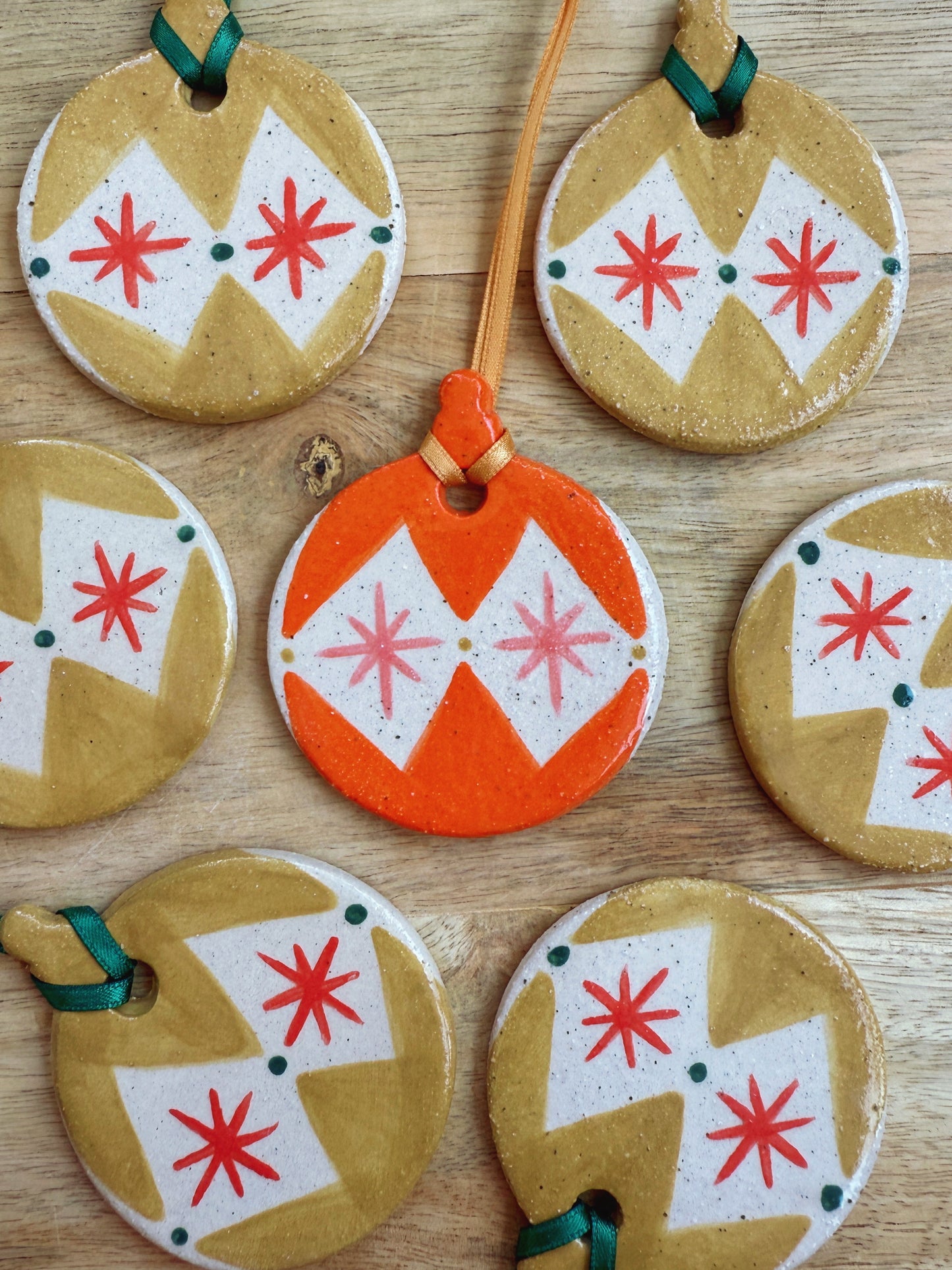 BAUBLE DECORATIONS (4 colour options)