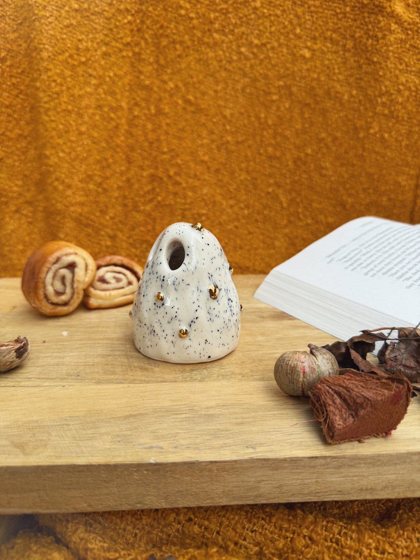 SPECKLED KNOBBLY GOLD GHOSTIE
