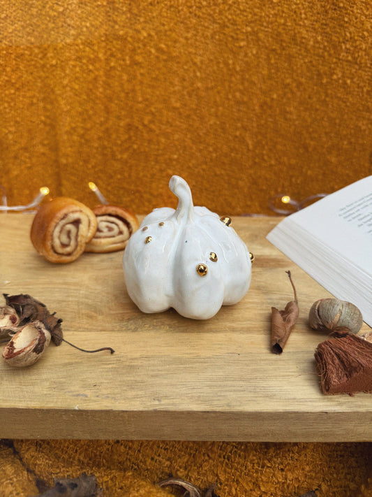 KNOBBLY GOLD PUMPKIN
