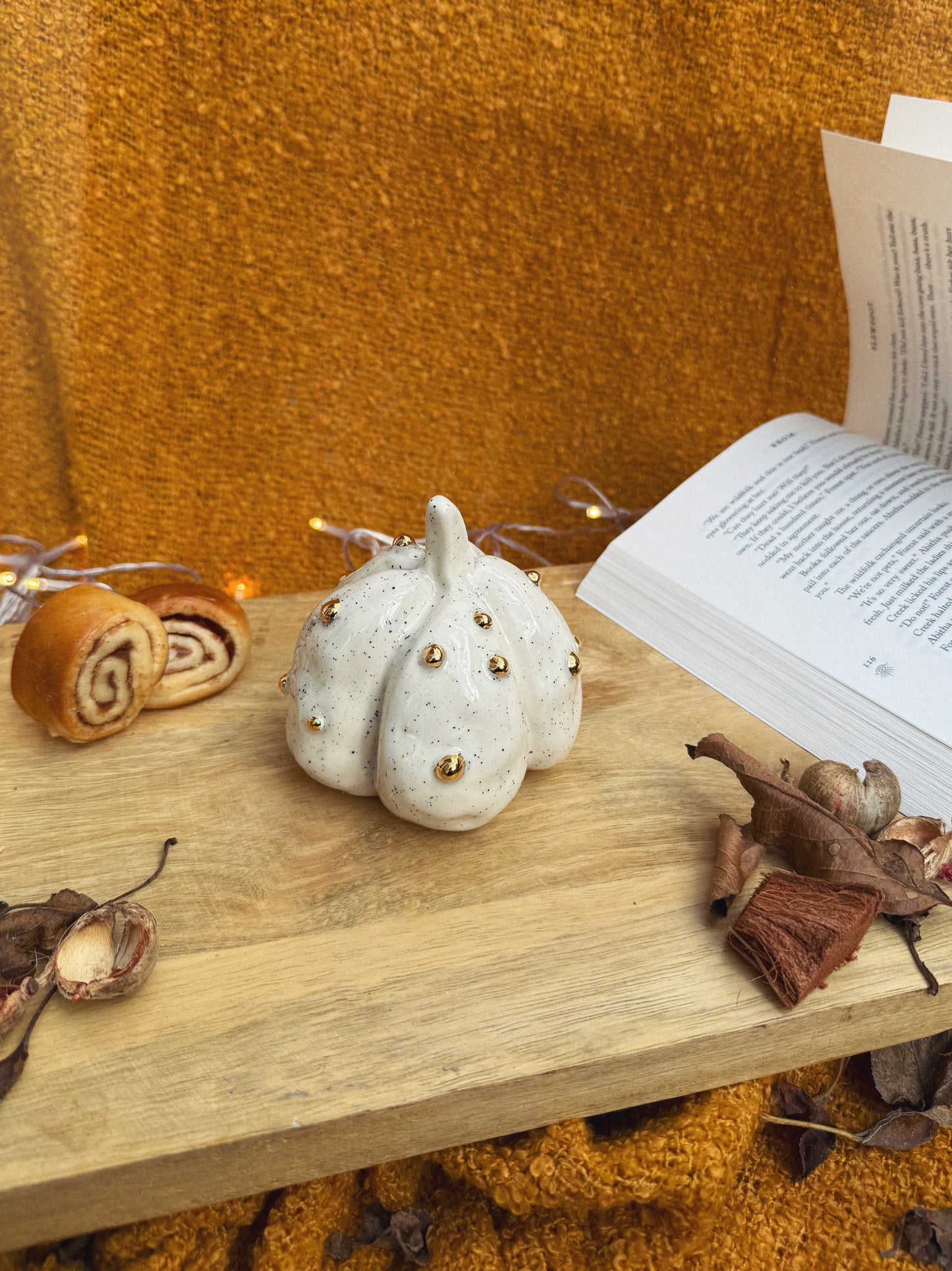 SPECKLED KNOBBLY GOLD PUMPKIN